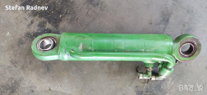 Десен хидравличен цилиндър за активен преден мост TLS - John Deere 6R, 6030, 7030, снимка 1