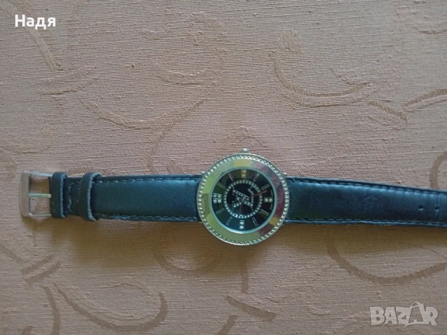 Часовник Louis Vuitton, снимка 15 - Дамски - 52315806