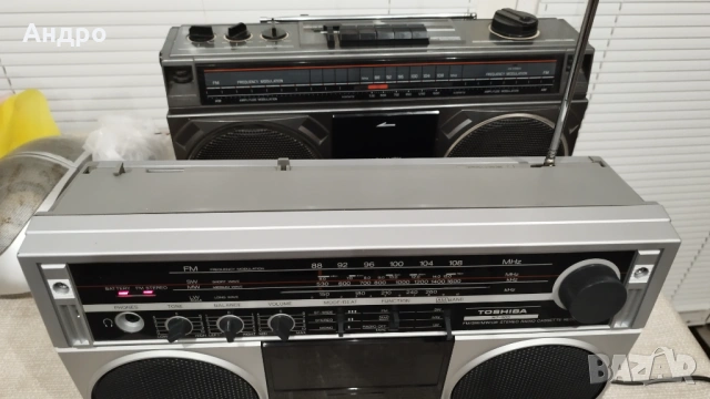 Радио касетофон Toshiba , снимка 2 - Радиокасетофони, транзистори - 53798161