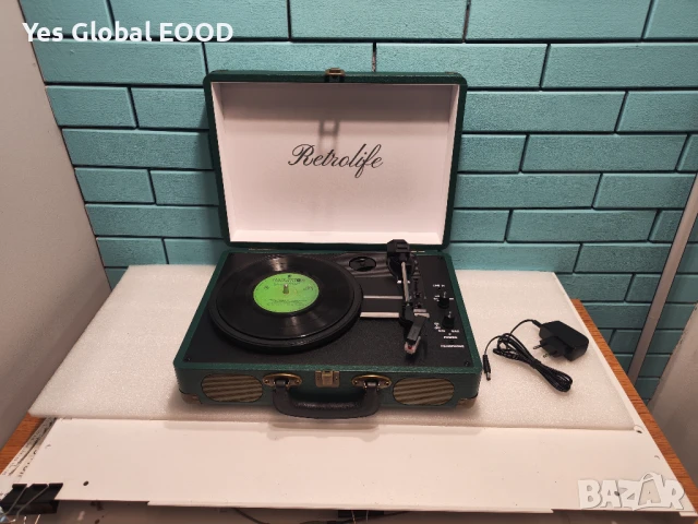 Преносим грамофон с Bluetooth, 3 скорости и вградени говорители, снимка 1