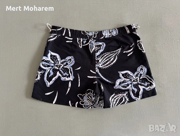 Дамски къси панталони като нови, размер 46, флорален принт, снимка 2 - Къси панталони и бермуди - 50852475