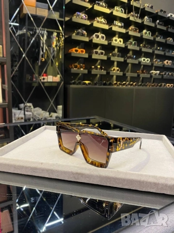 очила с черен обикновен калъф и ув защита gucci louis vuitton , снимка 3 - Слънчеви и диоптрични очила - 51459126