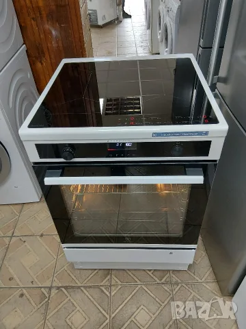 Свободно стояща печка с индукционни котлони Electrolux AIR FRY Pirolise с две години гаранция! 