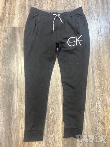 Calvin Klein Jeans — размер XL