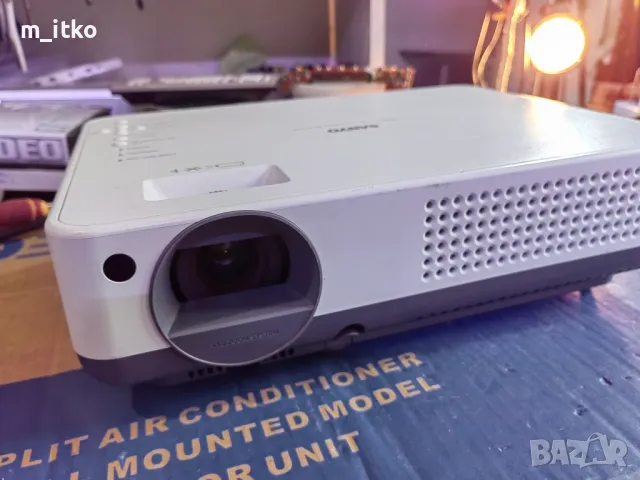 SANYO PLC-XW57 /проектор , снимка 2 - Плейъри, домашно кино, прожектори - 49298116