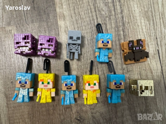 Продавам или разменям фигурки от серията Kinder Joy – Minecraft.