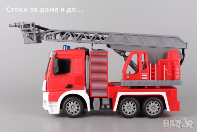 ✨Радиоуправляема пожарна кола пръскаща вода   , снимка 3 - Коли, камиони, мотори, писти - 44430930