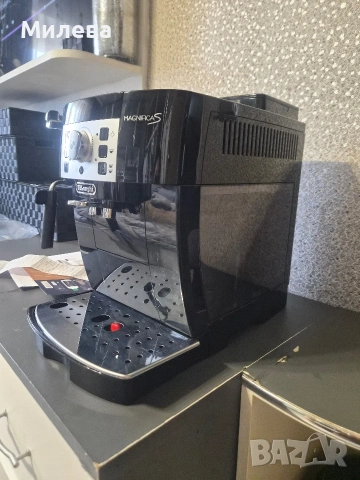 Кафе автомат DeLonghi , снимка 3 - Кафемашини - 53783017