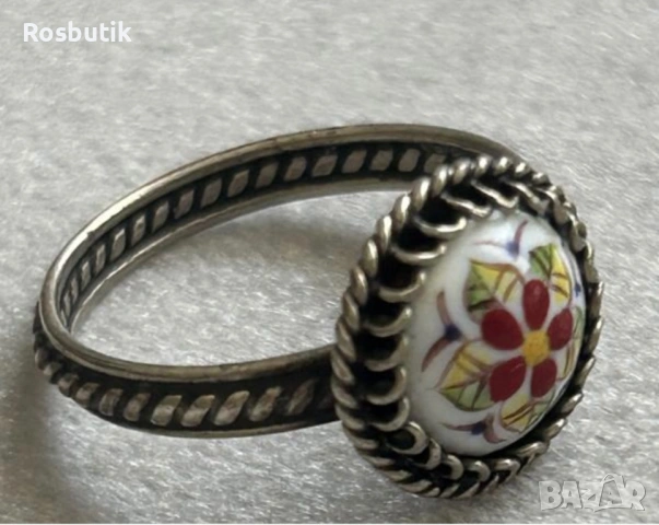 Старинен съветски пръстен с рисуван порцелан 