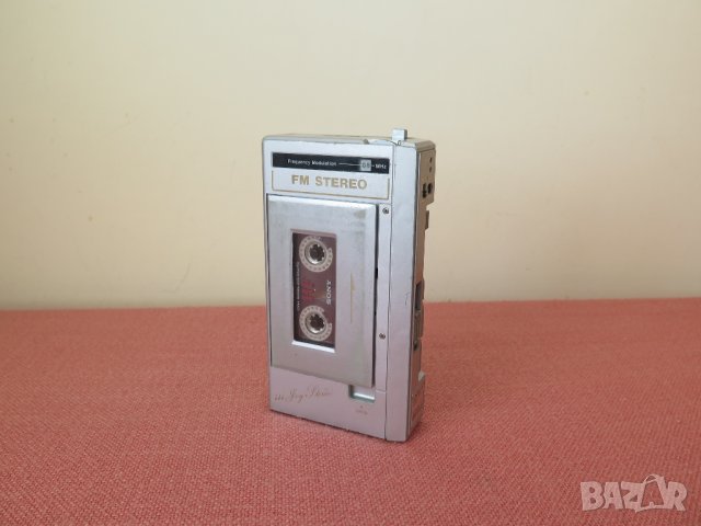  UNISEF TU-2 WALKMAN RADIO/CASSETTE. MADE IN JAPAN