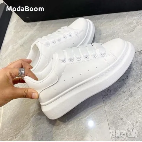 Alexander McQueen бели мъжки маратонки , снимка 1 - Маратонки - 48704403