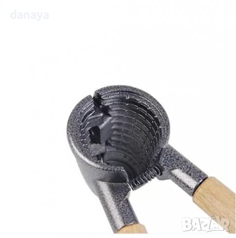 1847 Метална орехотрошачка с дървени дръжки лешникотрошачка отварачка, снимка 3 - Прибори за хранене, готвене и сервиране - 30999846