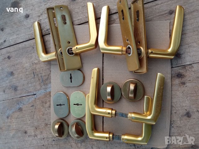 Стари месингови дръжки за врати с шилд, снимка 4 - Други ценни предмети - 40531031