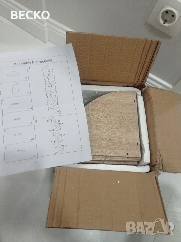 Дървено ъглово рафтче , снимка 2 - Етажерки - 53402961