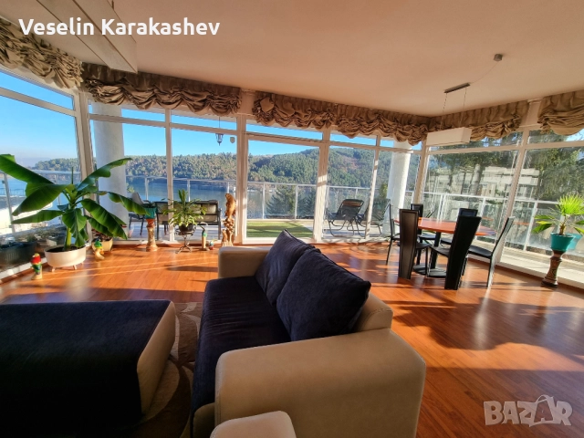 ПРОДАВА СЕ АПАРТАМЕНТ НАД ЕЗЕРОТО С ПОДЗЕМНО ПАРКОМЯСТО! ДИРЕКТНО ОТ СОБСТВЕНИК - БЕЗ КОМИСИОННИ!, снимка 2 - Апартаменти - 52790184