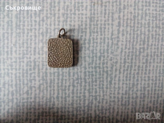 Малък медальон Света Богородица с Младенеца, снимка 3 - Колиета, медальони, синджири - 35884545