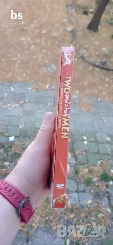 Двама мъже и половина сезон 5 DVD без бг субс , снимка 2 - DVD филми - 47641570