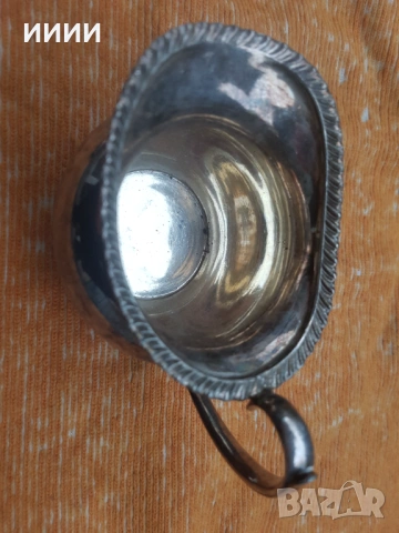 Посребрена кана 