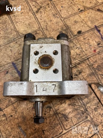 Хидравлична помпа , снимка 3 - Резервни части за машини - 41661431