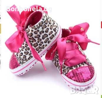 Бебешки обувки / маратонки със сатенена панделка за момиченце