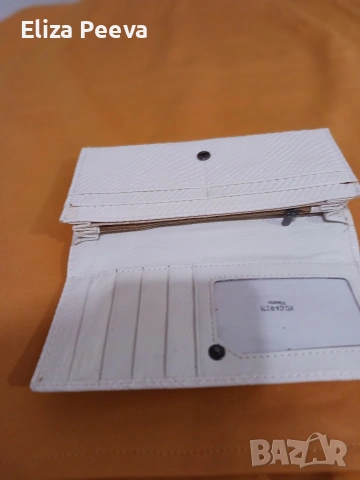 Бяло кожено портмоне, снимка 4 - Портфейли, портмонета - 53222184