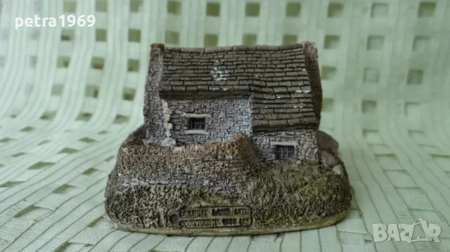 Колекционерска ръчно изработена къщичка на Lilliput Line Crofters Cottage