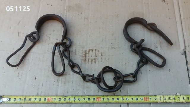 масивни ковани възрожденски окови, белезници, пранги , снимка 7 - Антикварни и старинни предмети - 47906637