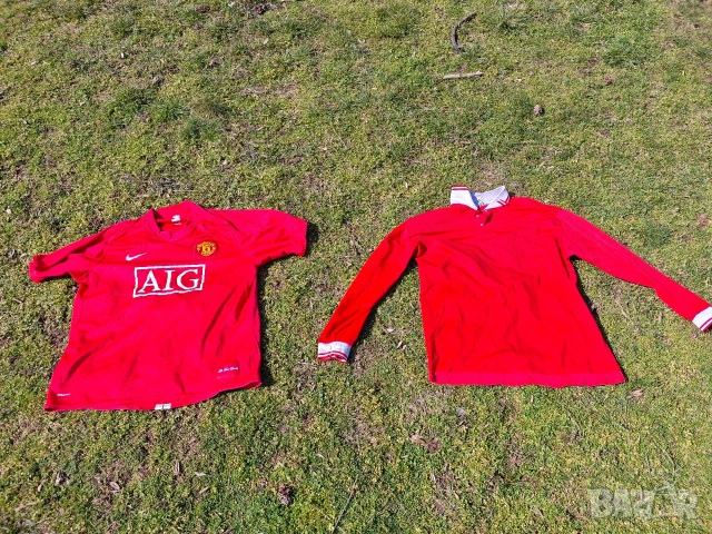 Продавам две тениски Manchester United и българска 