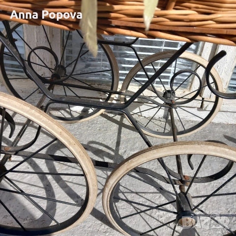 Винтидж ратанова бебешка количка, снимка 2 - Антикварни и старинни предмети - 53806629