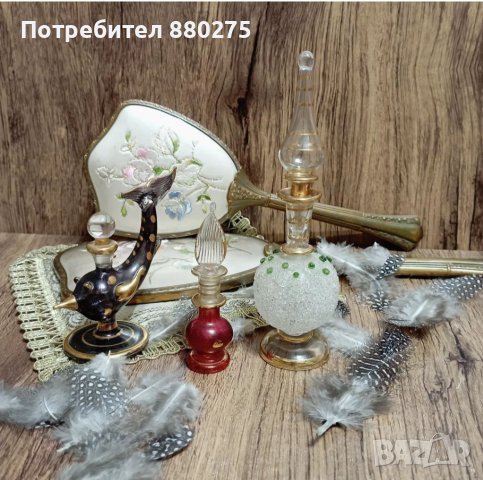 Шишенца за парфюм, снимка 1 - Антикварни и старинни предмети - 44274316