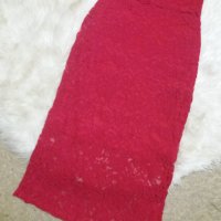 НЕВЕРОЯТНО КРАСИВА червена дантелена рокля по тялото с остро деколте , снимка 4 - Рокли - 41785955