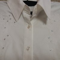 Бяла риза с бродерия и пайети върху бродерията, снимка 4 - Ризи - 41163246