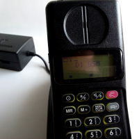 Стари GSM Мобилни телефони Nokia,Motorola,Benefon и др, снимка 7 - Антикварни и старинни предмети - 44741207