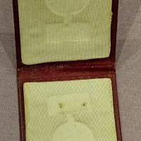 малко тефтерче от медал, снимка 2 - Антикварни и старинни предмети - 42265993