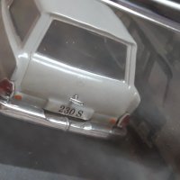 Mercedes-Benz 230S Universal 1967.1.43  Scale.Die-Cast. Ixo/Deagostini  top top top  model.! , снимка 11 - Колекции - 41381795