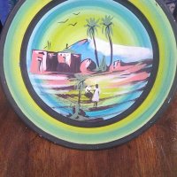 Ръчно рисувана чиния от теракота с възможност за поставяне на стена, снимка 2 - Други ценни предмети - 39531972