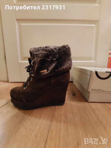 Кафяви боти от велур на Gaudì, снимка 1