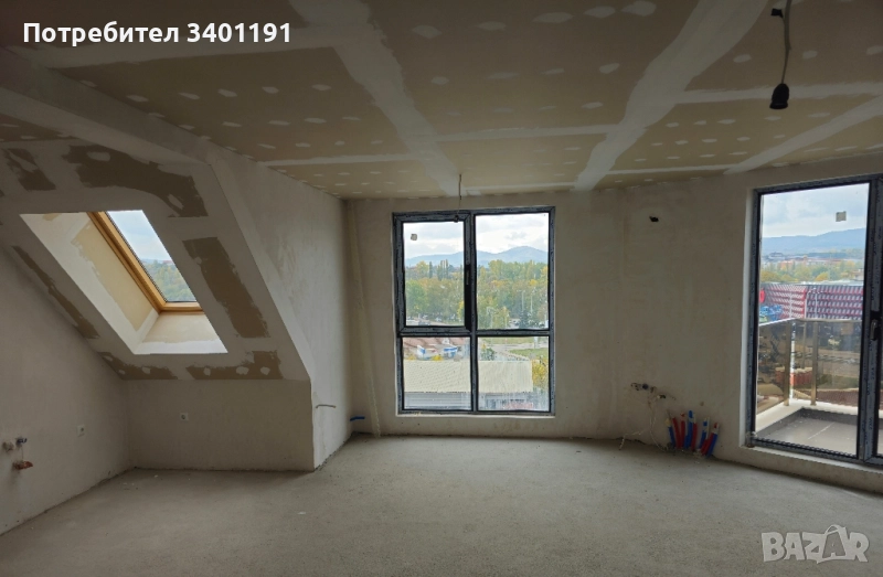 Нов Апартамент кв. Изток , снимка 1