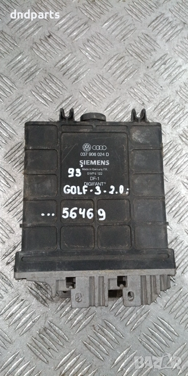 Компютър VW Golf 3 2.0i 1993г. 037906024D 5WP4122 , снимка 1