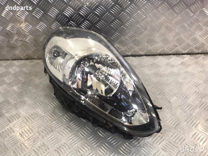 Десен фар Fiat Punto Evo,2011г.(липсващи щипки), снимка 1