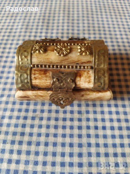 стара кутия за аксесоари , снимка 1