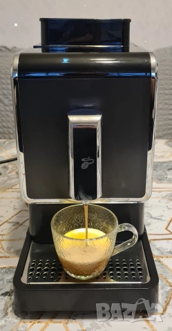 Кафемашина кафеавтомат Tchibo Работи с кафе на зърна, приготвя уникално кафе, снимка 3 - Кафемашини - 53274170