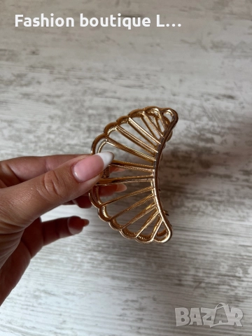 Златна шнола за коса във формата на мида ❤️