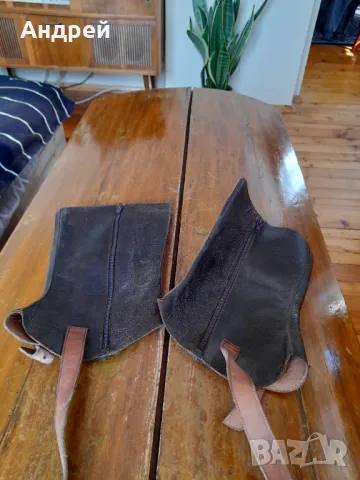 Стар кожени гети