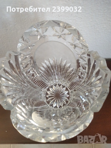 Продавам кристална ваза, снимка 2 - Вази - 53093355