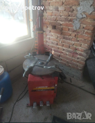 Продавам машина за гуми 