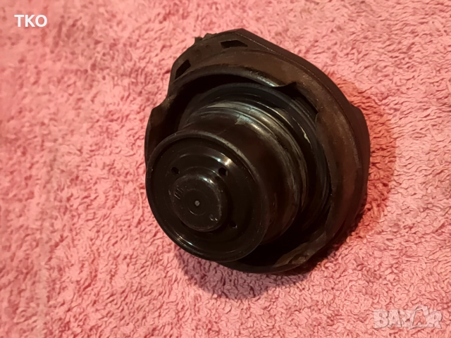 Капачка за резервоар на VW Golf 4 Golf 5 Passat B5.5 AUDI A3 Seat, снимка 3 - Части - 52950600