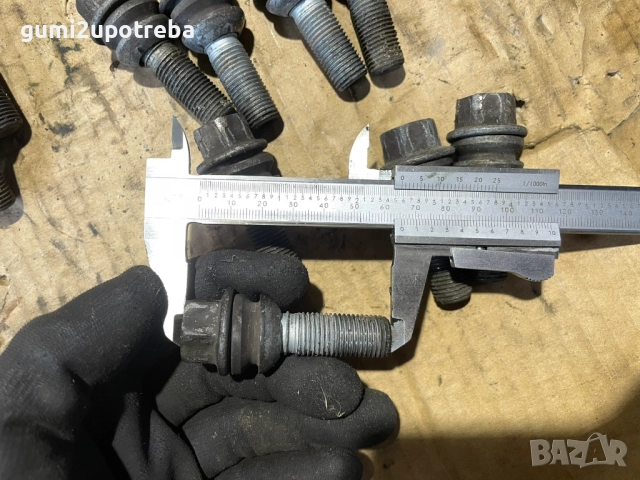 Продавам Болтове /Секретни за Джанти Porsche Cayenne М14х1.50х19, снимка 6 - Аксесоари и консумативи - 52079902