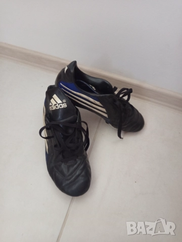 Футболни бутонки Адидас номер 37 1/3