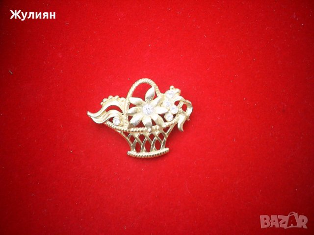 СТАРА ПОЗЛАТЕНА БРОШКА КОШНИЧКА С ЦВЕТЯ, снимка 3 - Антикварни и старинни предмети - 35774623